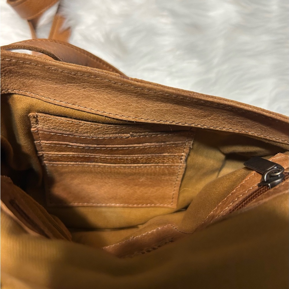 LATICO NJ USA Basil Handcrafted Full Grain Leather Fold Over Crossbody Bag - Picture 11 of 15